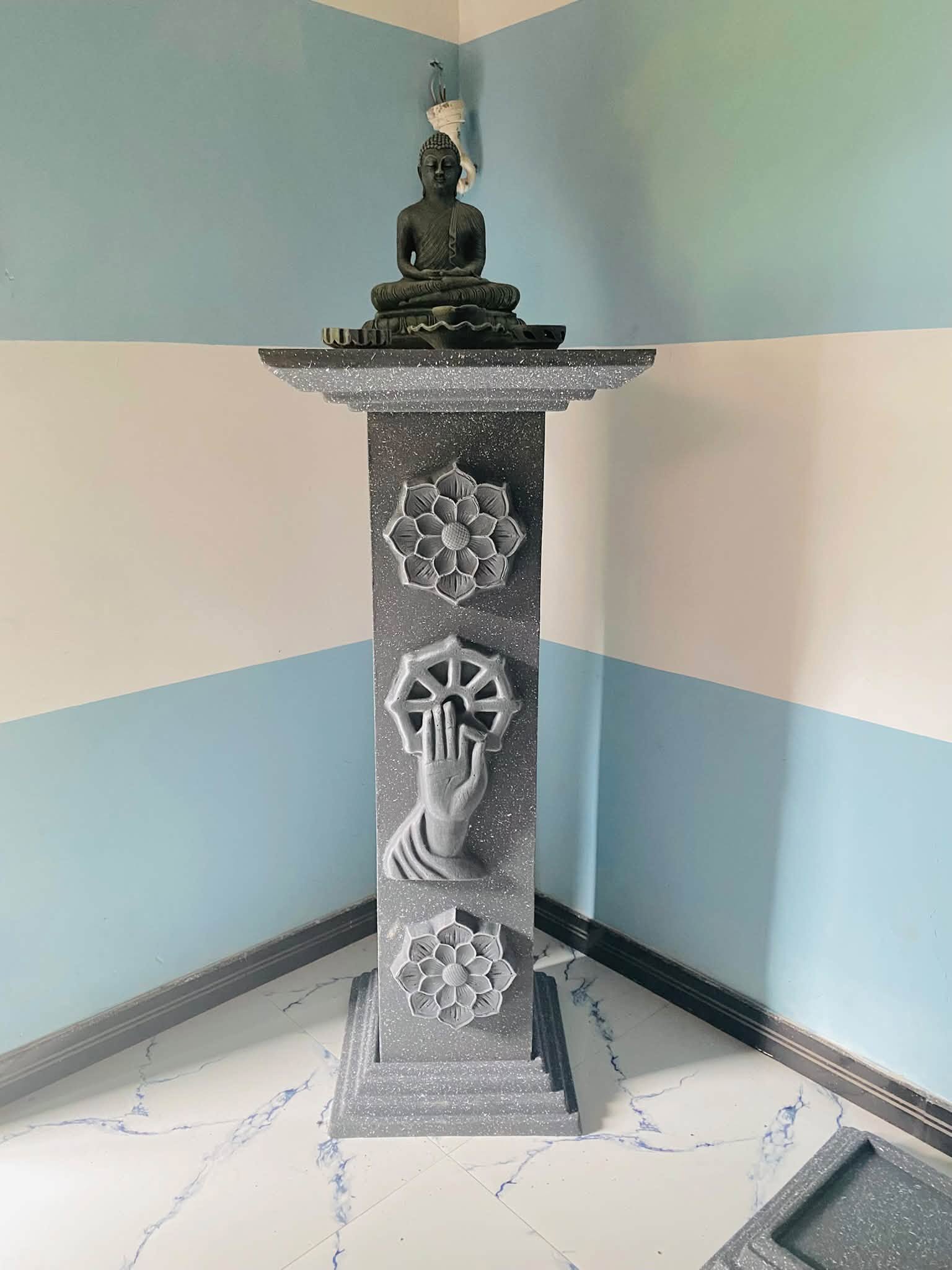 රු. 10,000 ට බුදුපිලිම වහන්සේ මල් පහන් කට්ටලය ඇතුළු සම්පූර්ණ පහන්කනුවක්