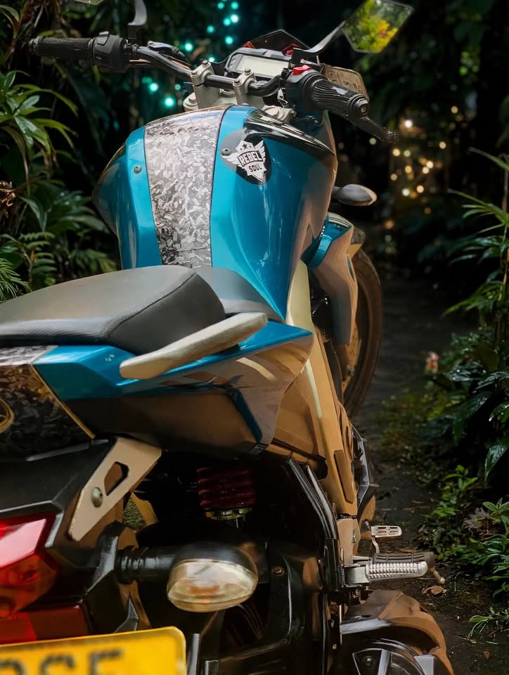 Fz v2 BG- තියෙන්නෙ මීරිගම කොටදෙනියා පාරේ👈   Quick sells or Exchange
