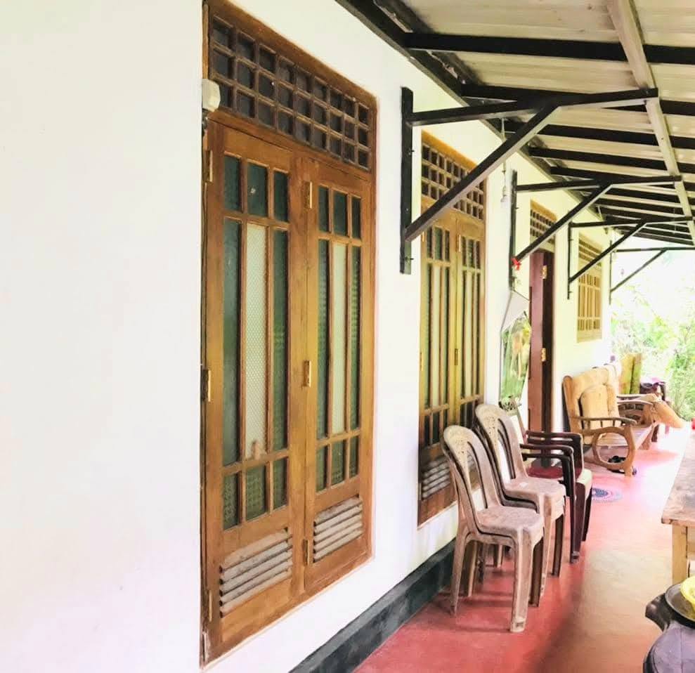 මාවනැල්ල රන්දිවල නිවසක් විකිණීමට ඇත . 15 පර්චස්