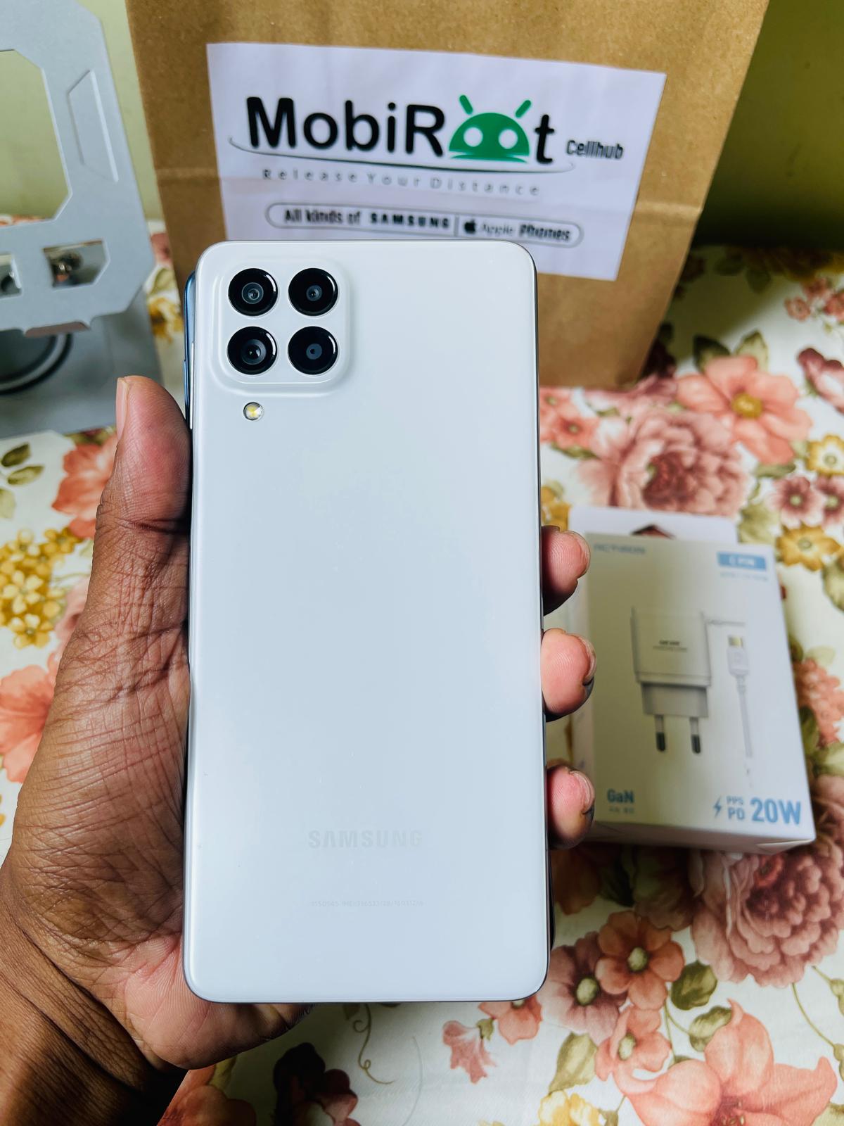 Samsung M 53