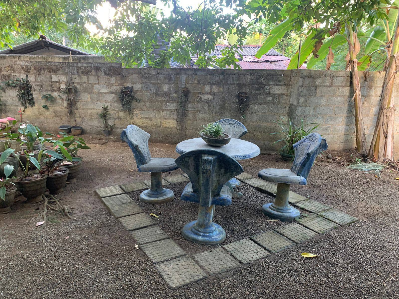 කෑගල්ල පරගම්මන ප41 තැනිතලා ඉඩම සමග නිවස ( ඉතාම ඉක්මනින්ම විකිණීමට )